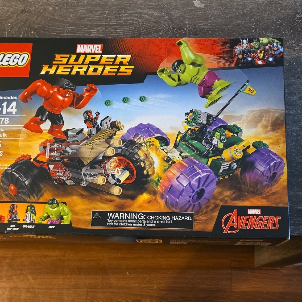 Lego Red and Green Building Blocks Set